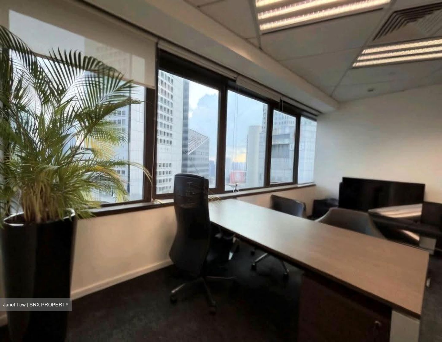 Chartered Bank Building (D1), Office #635878911